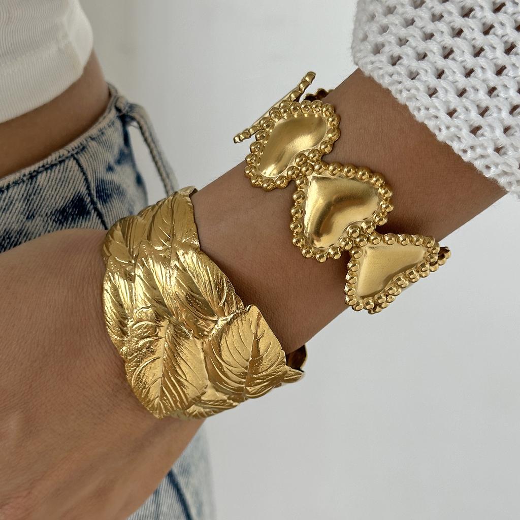 Vintage Stainless Steel Wide Cuff Bangle for Women Gold Color Starfish Flower Heart Open Chunky Exaggerated Bracelet Jewelry