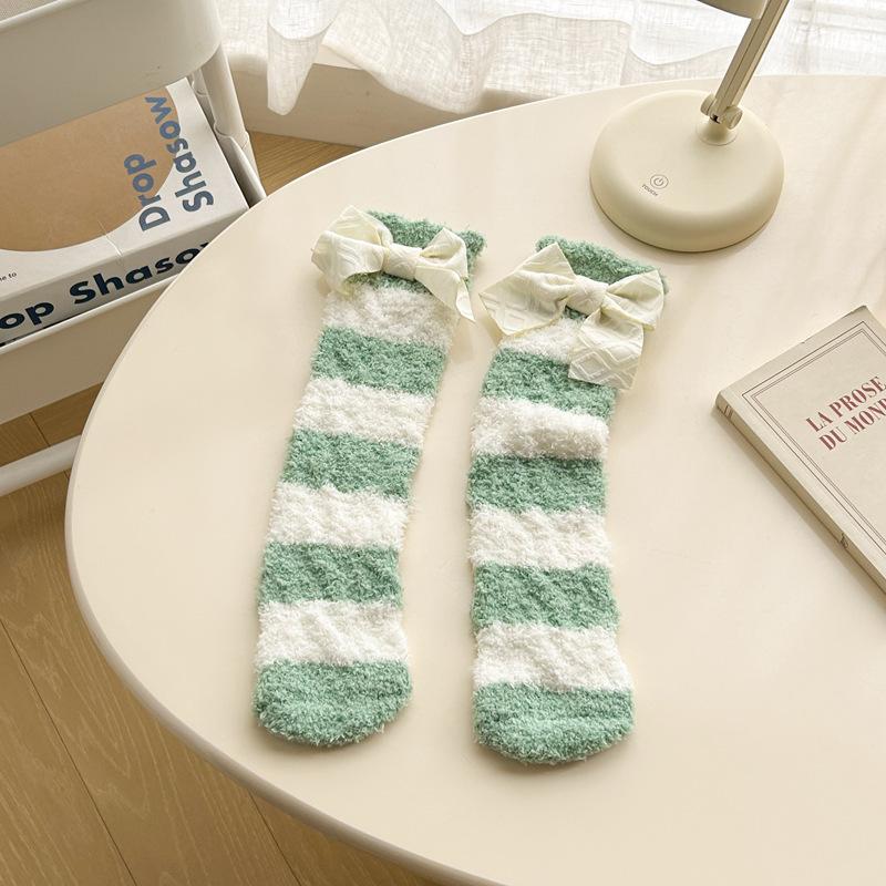

Coral Fleece Tube Socks Women S Bow Striped Socks Sweet Home Sleeping Socks Cute Plush Socks One size fits all зелений