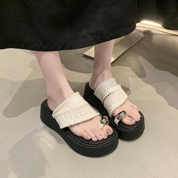 Fashion Slippers Women Summer Shoes Slides Rivet Fashion Rubber Flip Flops Platform Pantofle Soft Luxury Hawaiian 2025 Casual Leisure