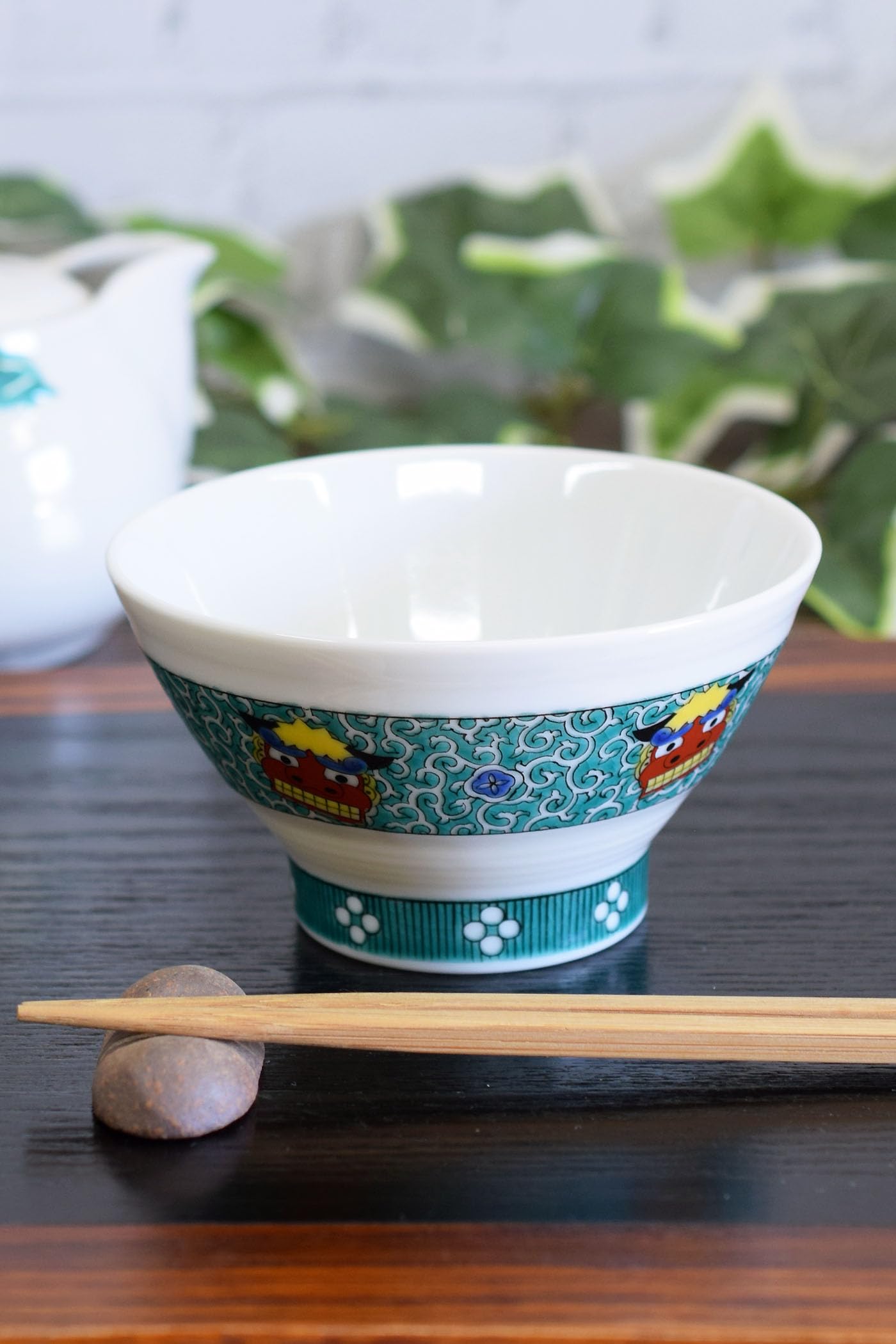 

Waza no Kura Kutani Ware Sendan Rice Bowl with Lion Dance Design, Stylish Japanese Tableware, Perfect for 77th Birthday Gifts