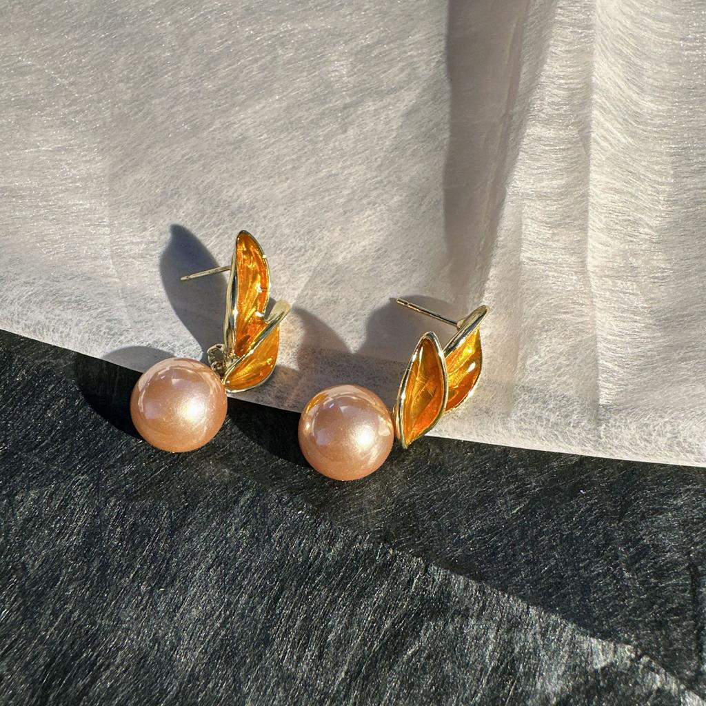 Exquisite Champagne Color Leaf Pearl Earrings For Women Vintage Temperament Plants Leaves Earrings Casual Party Accessories Gift
