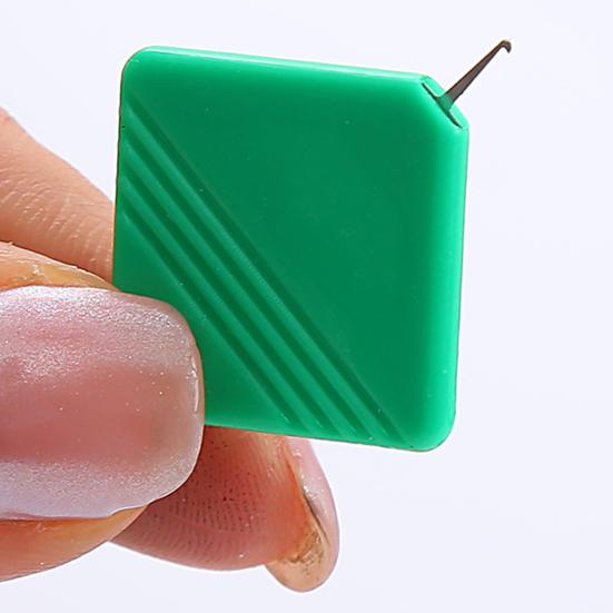 10 szt. nawlekaczy do igieł do szycia ręcznego Kwadratowy pomocnik do nawlekania igieł Łatwe narzędzie do nawlekania Pasuje do większości rozmiarów igieł Dla miłośników szycia