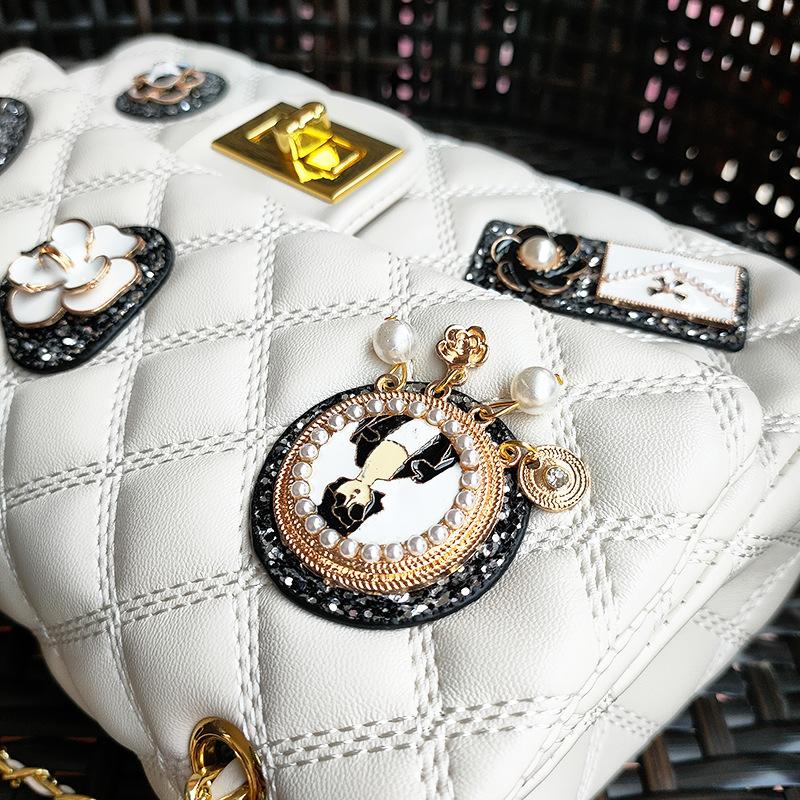 Autumn and Winter Genuine Leather Women's Bag, Personalized Badge Bag, Women's Small Fragrance Style Diamond Grid Chain Bag, Fashionable and Versatile