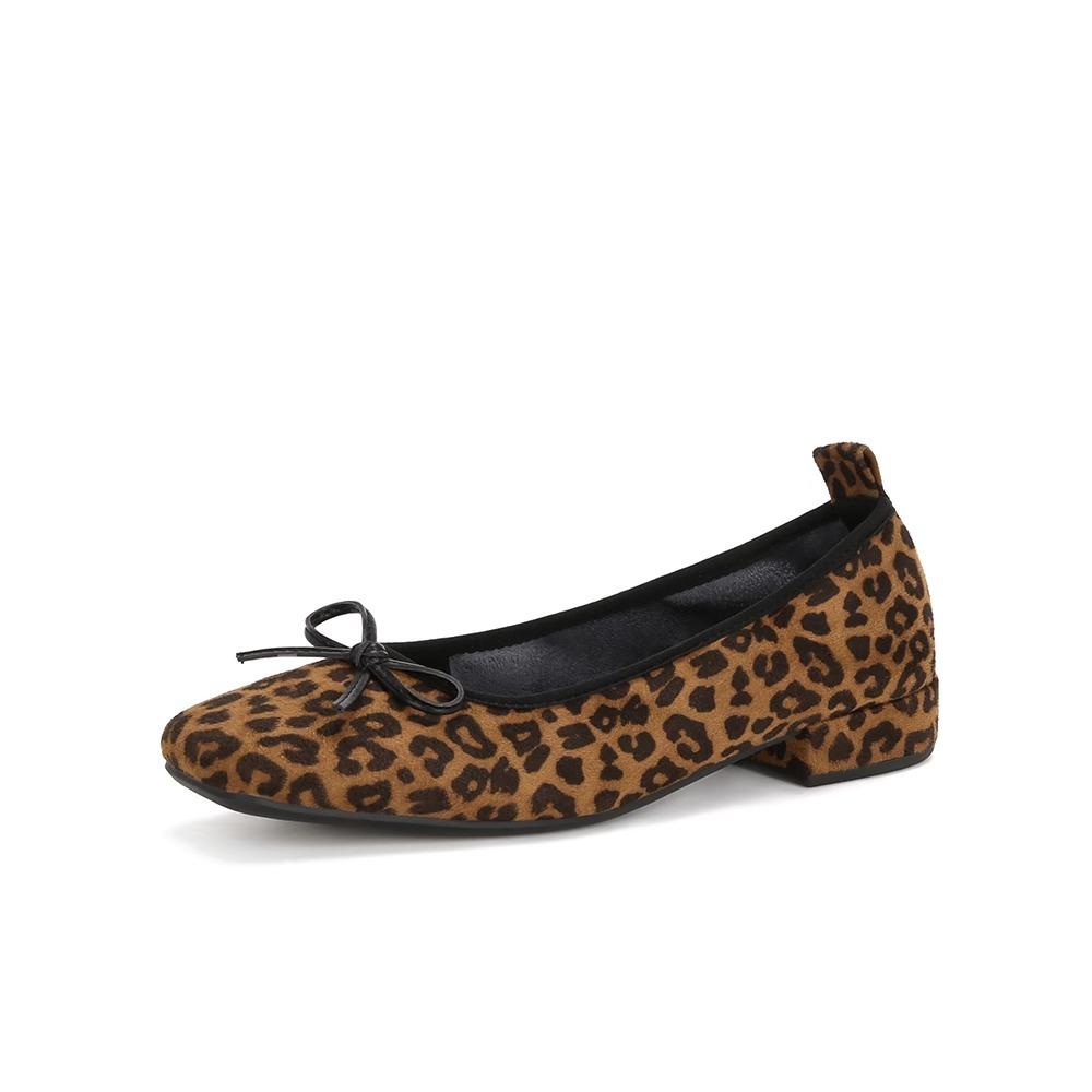 

Версия из овчины~ Туфли из натуральной кожи с квадратным носком, неглубоким вырезом и бантом на плоской подошве, женские туфли для бабушек, для работы 40 цветной печати леопарда