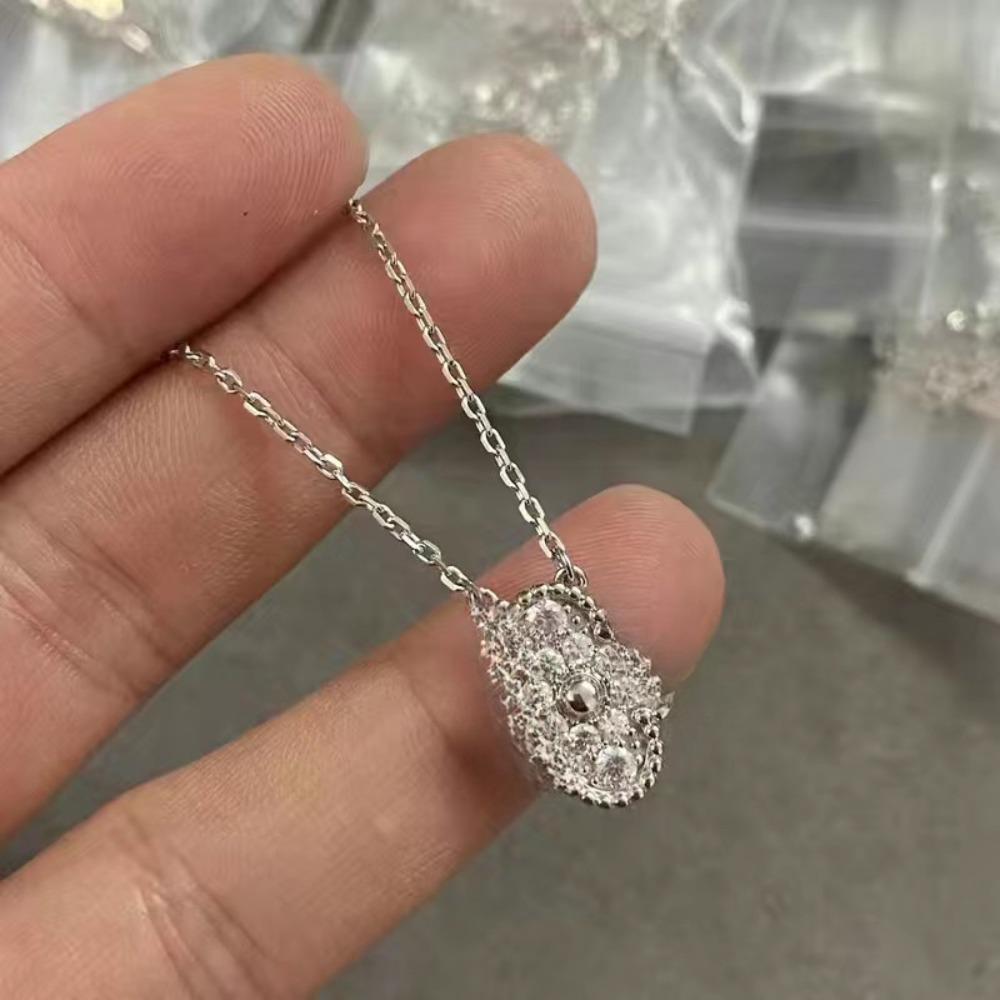 V Gold Four-leaf Clover Plated 18K Gold Necklace with Jewelry Women's High Version White Fritillary Rose Gold Pendant Light Luxury Niche