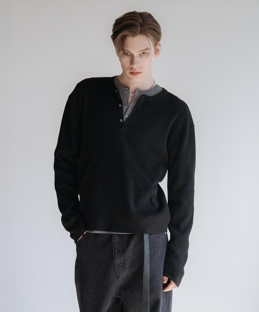 Dekkoloso Veil Henley Neck Knit [Black]