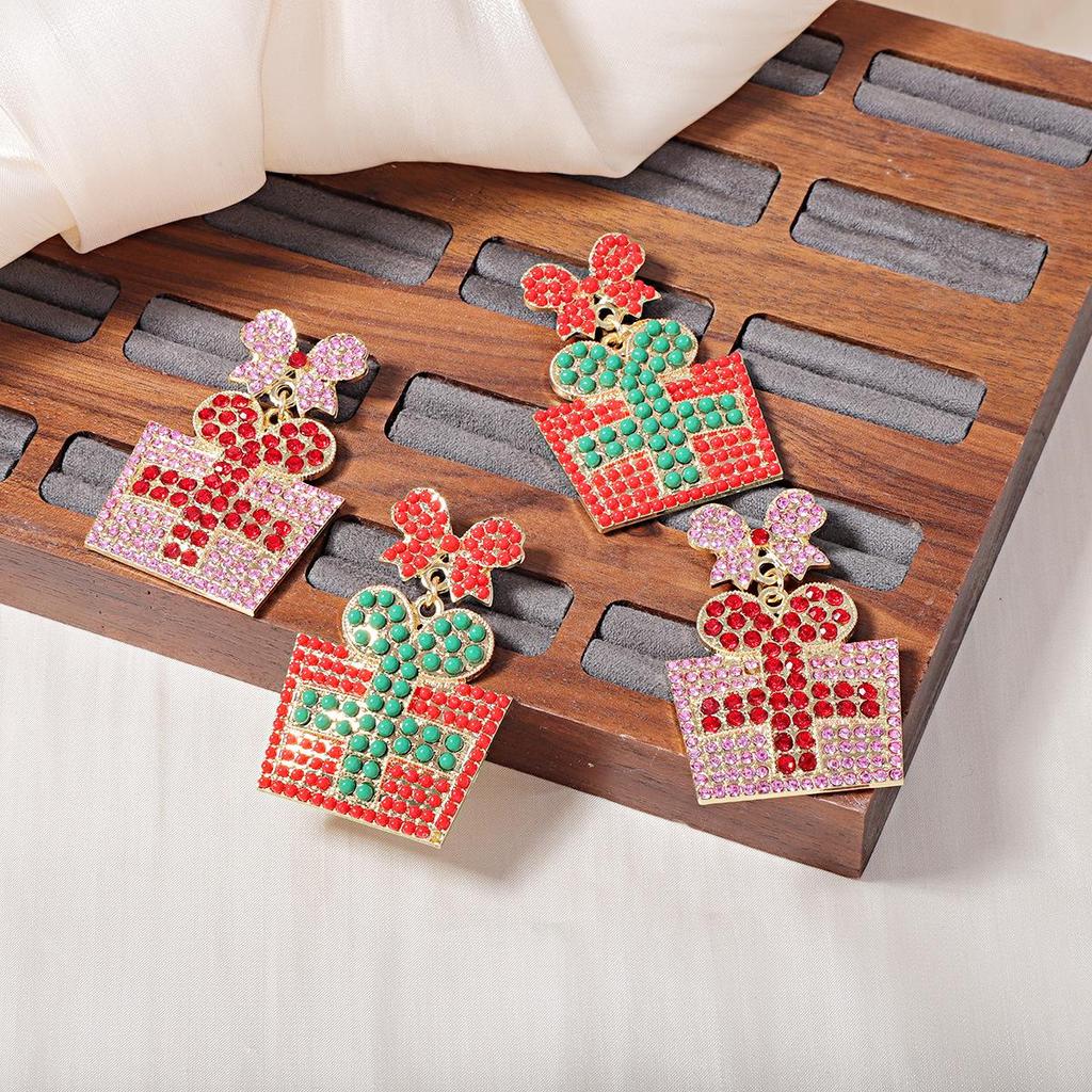 European-American Christmas Design Earrings: Diamond & Rice Bead Inlaid, Fashion Niche Style.