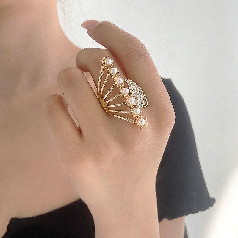 Elegant Geometric Pearl Ring for Women - Japanese & Korean Style, Light Luxury Design, Simple Alloy Hand Jewelry
