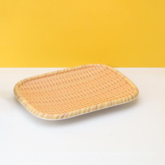 Talíř z imitace bambusu Kulaté hladké okraje Snadno se čistí Talíř odolný vůči vysokým teplotám Ručně tkaný podnos na občerstvení