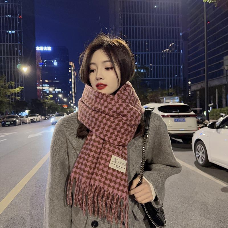 Herbst und Winter kontrastfarbiger Karoschal Damen Winter weiche Baumwolle bequem warm Student gestrickter langer Schal mit Fransen Trend
