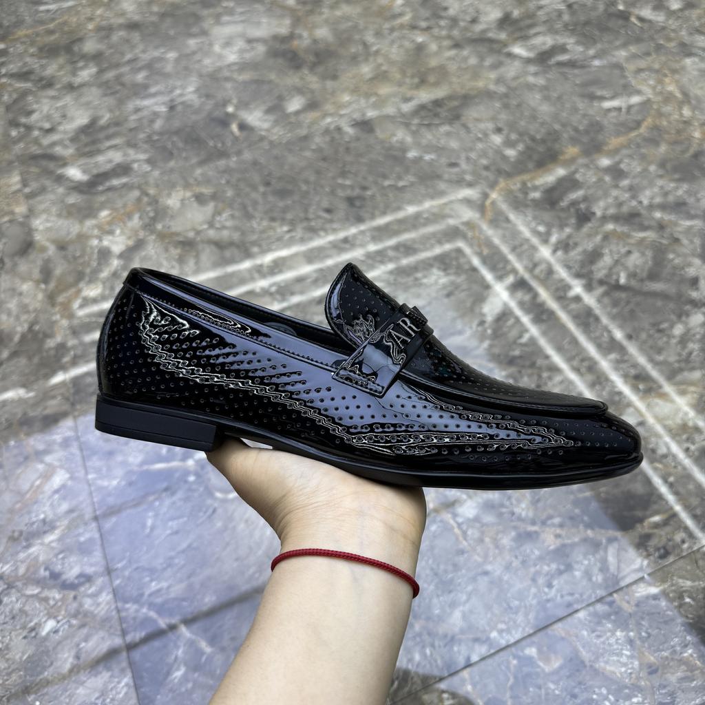 Herrenlederschuhe Sommer neue Herren Lackleder glänzend Doudou Schuhe Lochmuster atmungsaktiv Slipper Freizeitlederschuhe