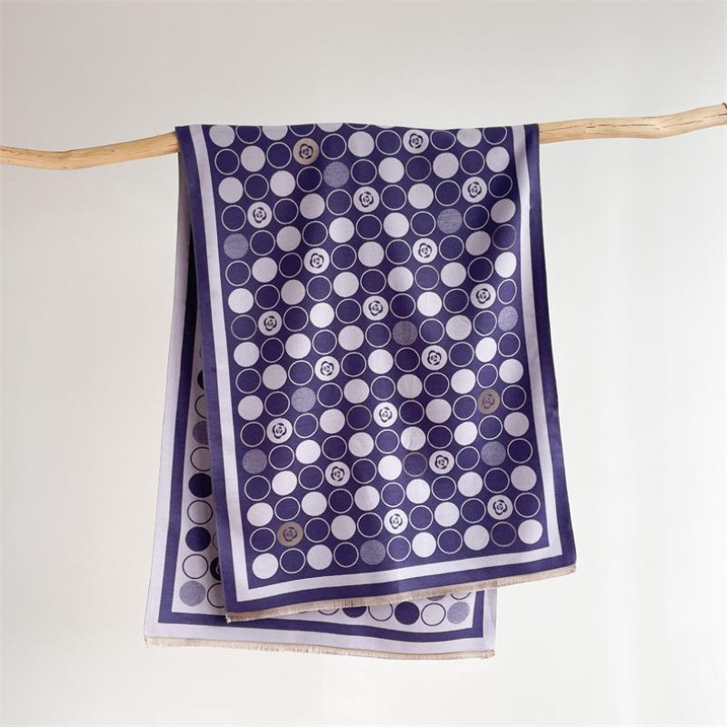 

Double-sided scarf women s autumn and winter new thickened warm shawl cashmere scarf winter circle camellia scarf 185X65cm фиолетовый