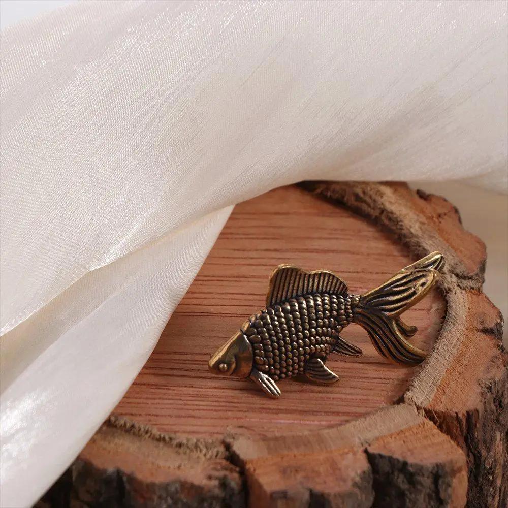Cute Vintage Brass Goldfish Statue Ancient Elegant Goldfish Figurines Lifelike Exquisite Lucky Charm Animal Sculpture Halloween золотая рыбка