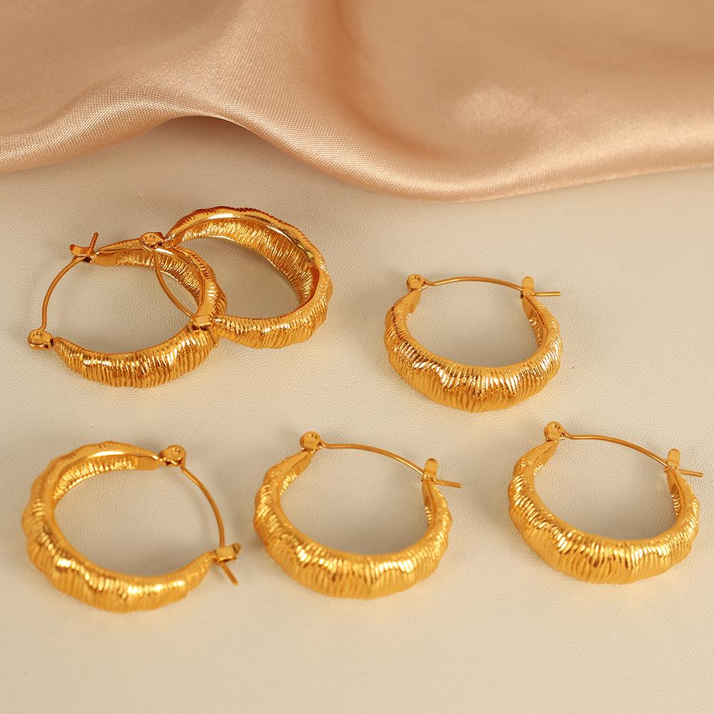 

Elegant Geometric Luxury Jewelry: Niche C Circle Stud & Hoop Earrings for Women