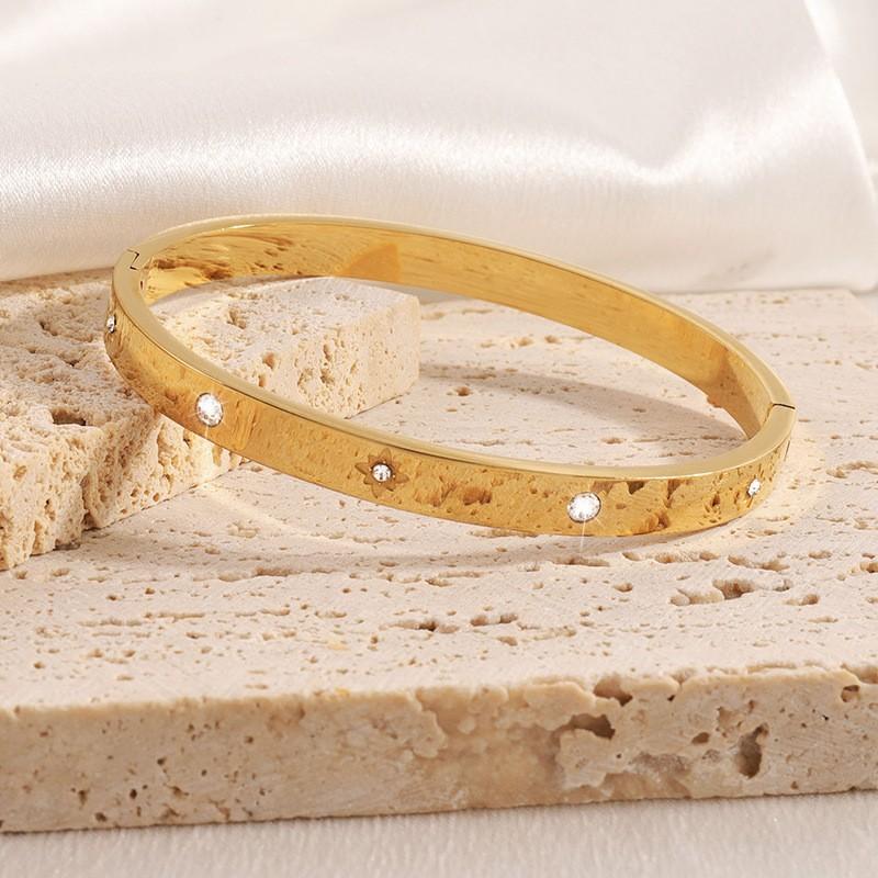 Titanium Steel Bracelet - Elegant Gold and Silver Jewelry - Stainless Steel with Diamonds - Clasp for The Bracelet