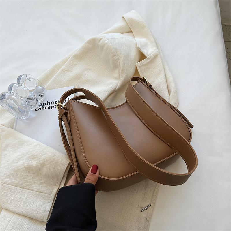 

2025 новая ретро маленькая сумка женская текстурная сумка через плечо корейская версия простая женская сумка-мессенджер для поездок на работу