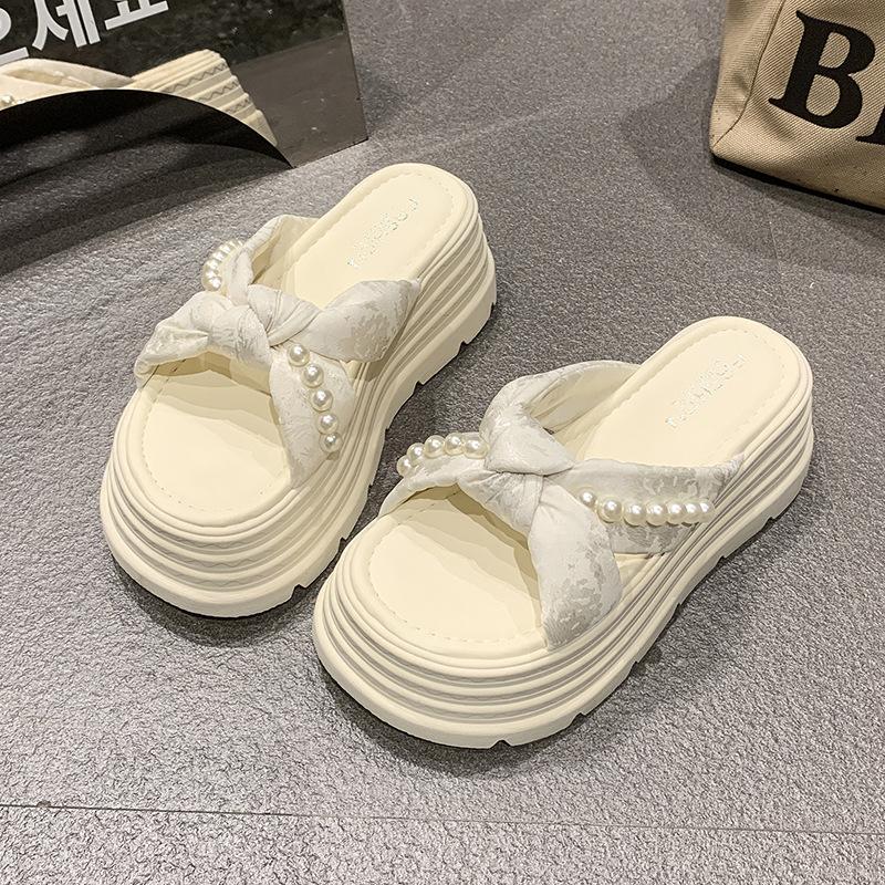 New Chinese-style cross-strapped pearl cool slippers for women's summer wear 2025 new foreign-style thick-soled heightening one-word slippers