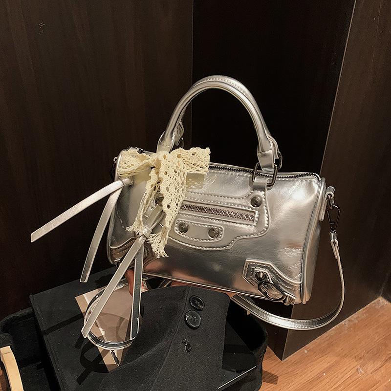 2025 summer new rivet small square bag fashion locomotive style shoulder bag texture cute messenger bag bag woman