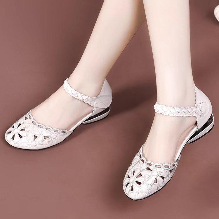 Round head soft sole mother shoes bag head hollow sandals spring autumn and summer word belt hollow women's leather shoes versatile single shoes