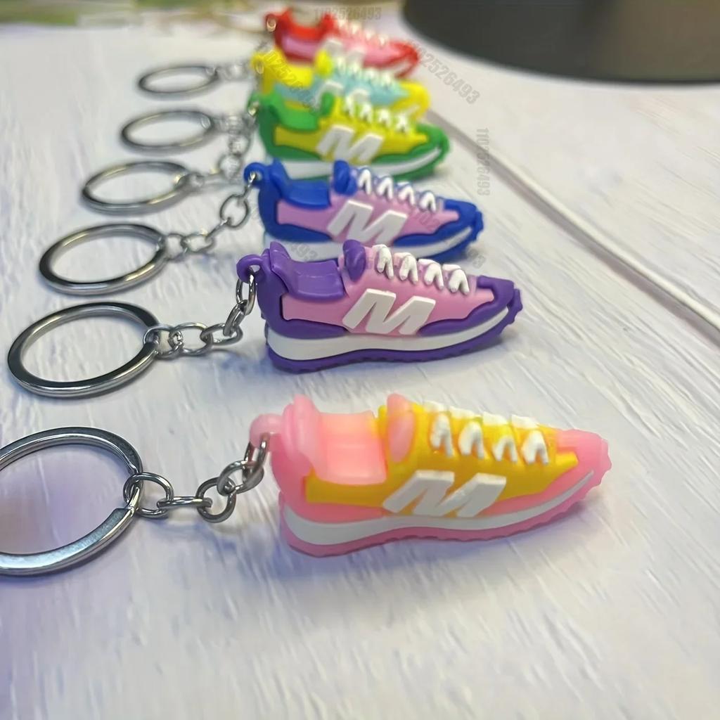 1Pcs Creative Simulation Mini Sports Shoes Silicone Keychain Pendants For Car Key Bag Phone Case Ornament Men Women Keyring Gift
