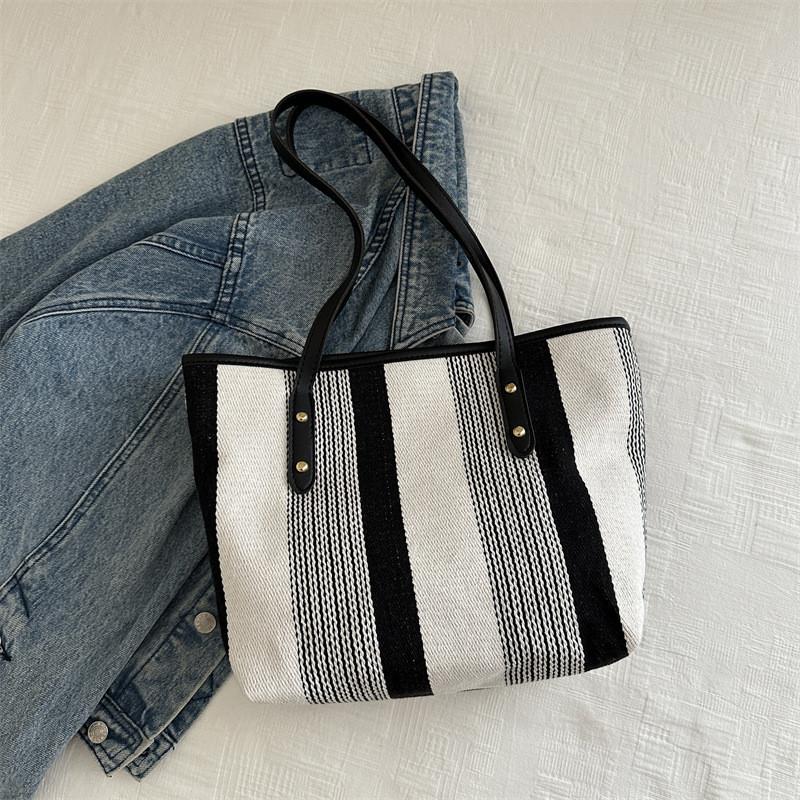 Trendy 2024 Summer Fashionable Canvas Tote Bag With Spacious Interior For Women