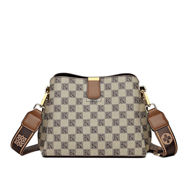 Foreign Trade Bag Women's 2023 New Advanced Versatile Printing Letter Wide Shoulder Strap Large Capacity One Shoulder Bucket Bag Tide