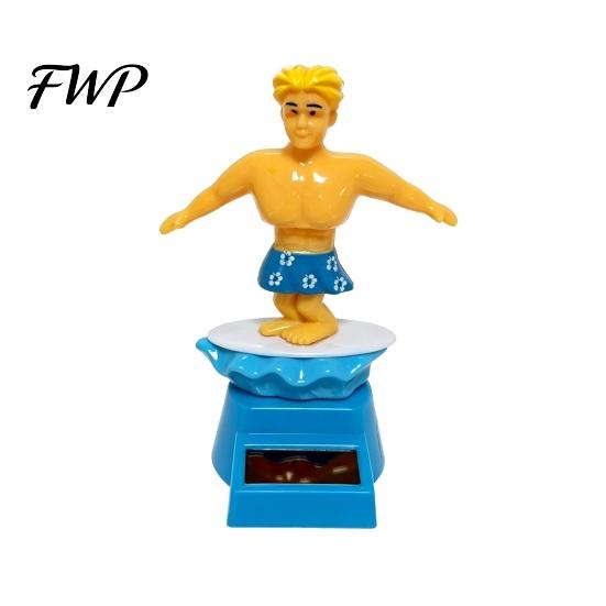 Dynamiczna ozdoba do samochodu Chłopiec Surfer Solarna Kiwająca Zabawka, Kreskówkowy Bobblehead dla Czerwono-Niebieskiej Figurki Deska Rozdzielcza, Samochodowa Huśtająca się Potrząsana Figurka Biuro