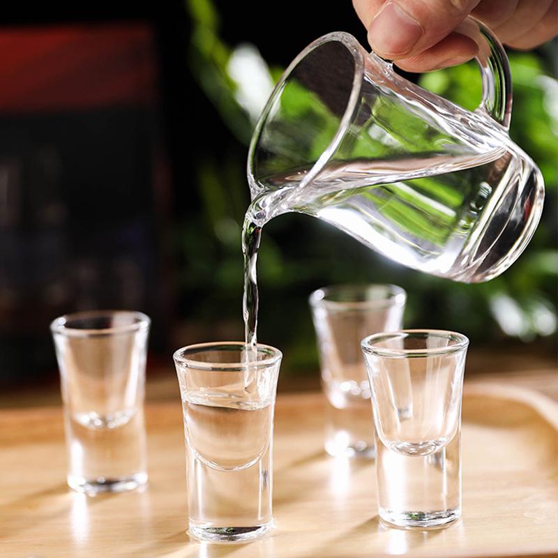 Sada 7 sklenic na víno s rukojetí 120ml, dávkovač vína 10ml/12ml/15ml, průhledné skleněné nádoby s dárkovou krabičkou pro přátele