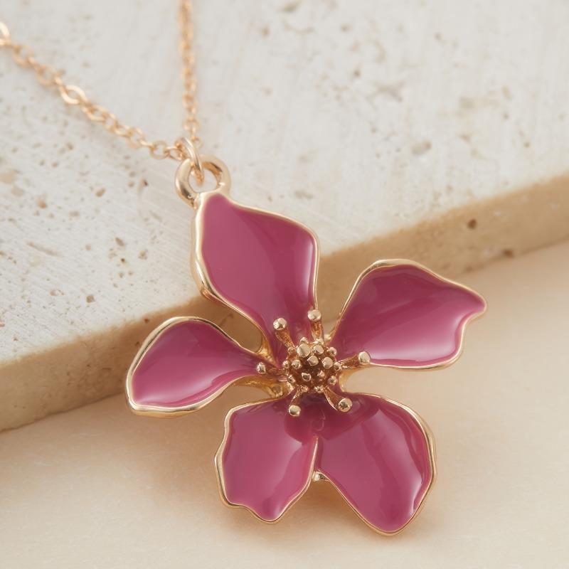 Fashion flower pendant necklace with white enamel petals. Elegant daily jewelry for casual, formal and vacation wear, perfect gift for women.