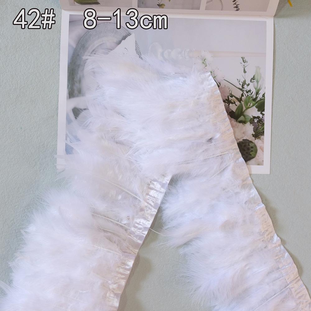 Weiße Feder Kollektion: DIY Handgemachte Bekleidungsaccessoires mit Gänse- und Truthahnfedern