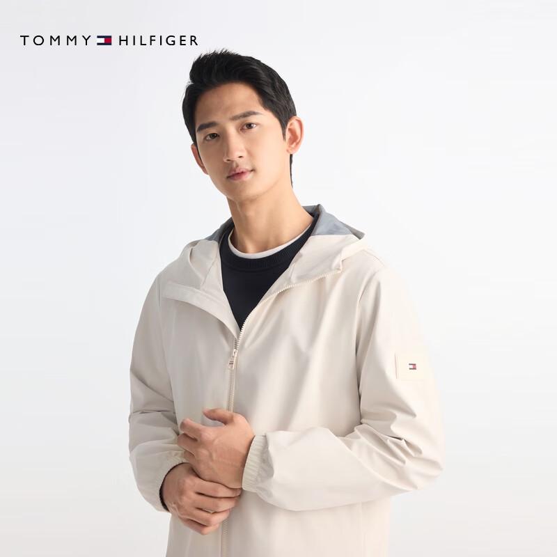 Tommy Hilfiger Men's Lightweight Water-Repellent Hooded Jacket