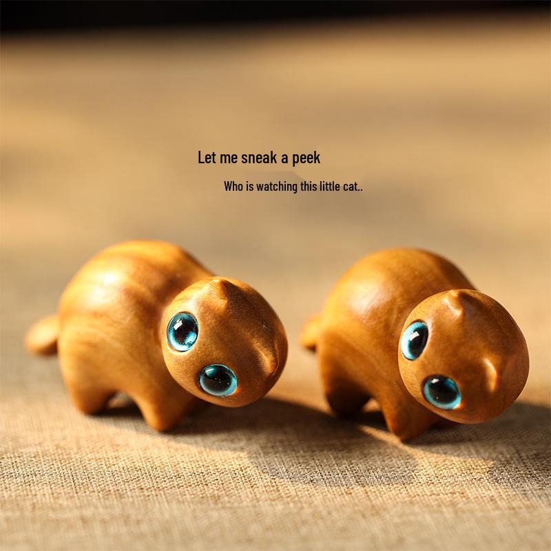 Curved Bow Green Sandalwood Cat Ornament - Playful DIY Handcrafted Desktop Decoration