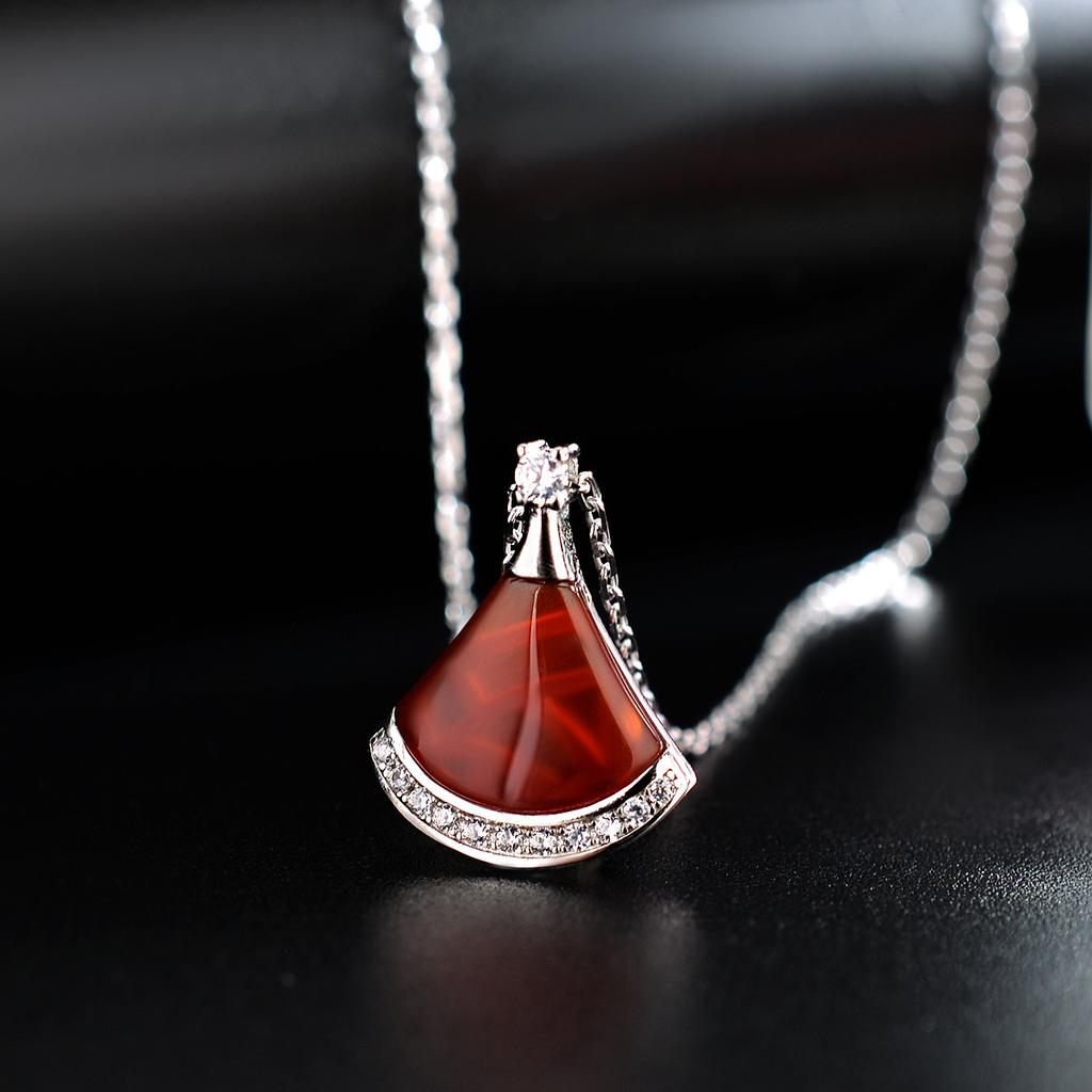 New Fashion Small Skirt Necklace Women's New Fan-shaped Clavicle Party Gift