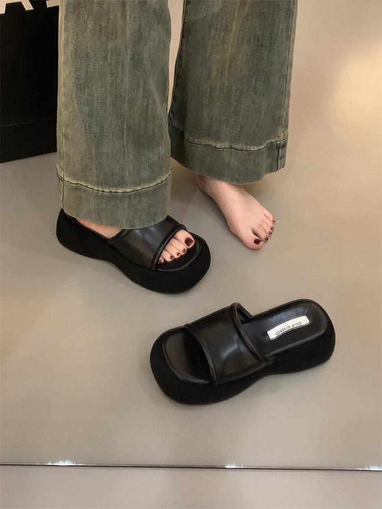 Women's Summer Thick Sole Black Petite Height-Increasing Flip-Flops 2026, Versatile Single Strap Design