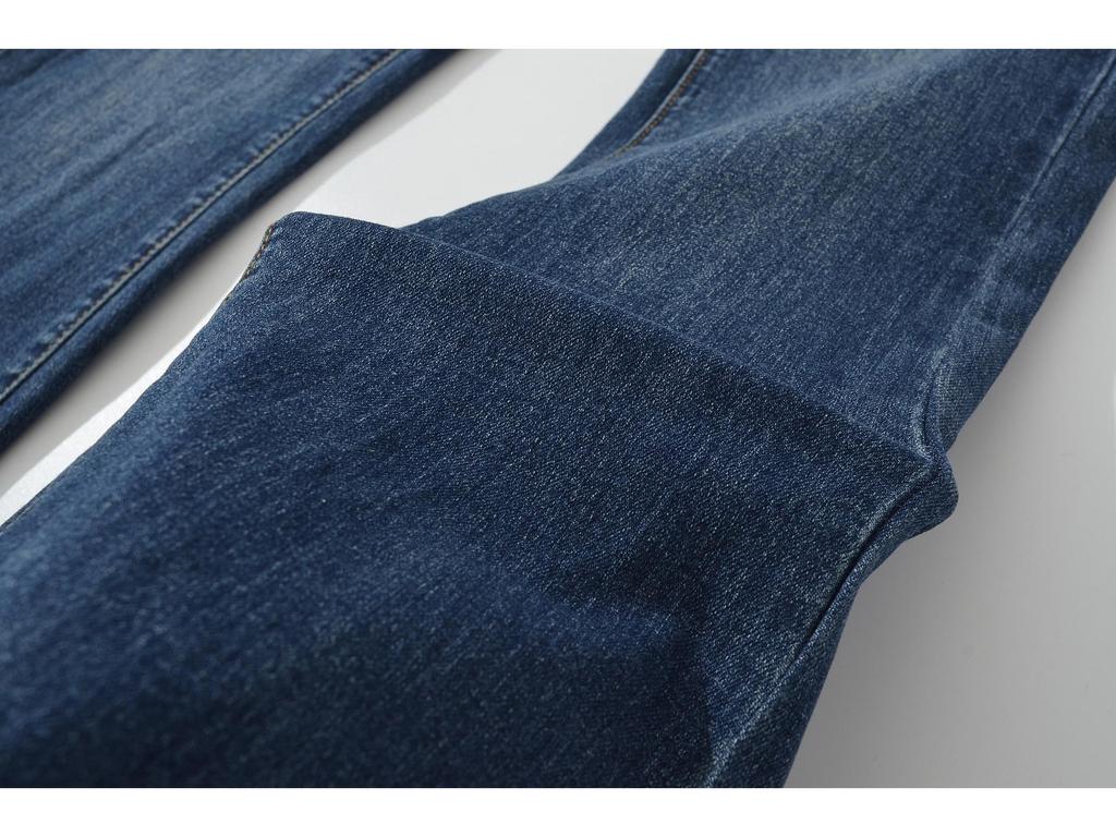 2025 A/W Women's High-Waist Stretch Bell Bottom Jeans for Fuller Hips and Slimming Effect