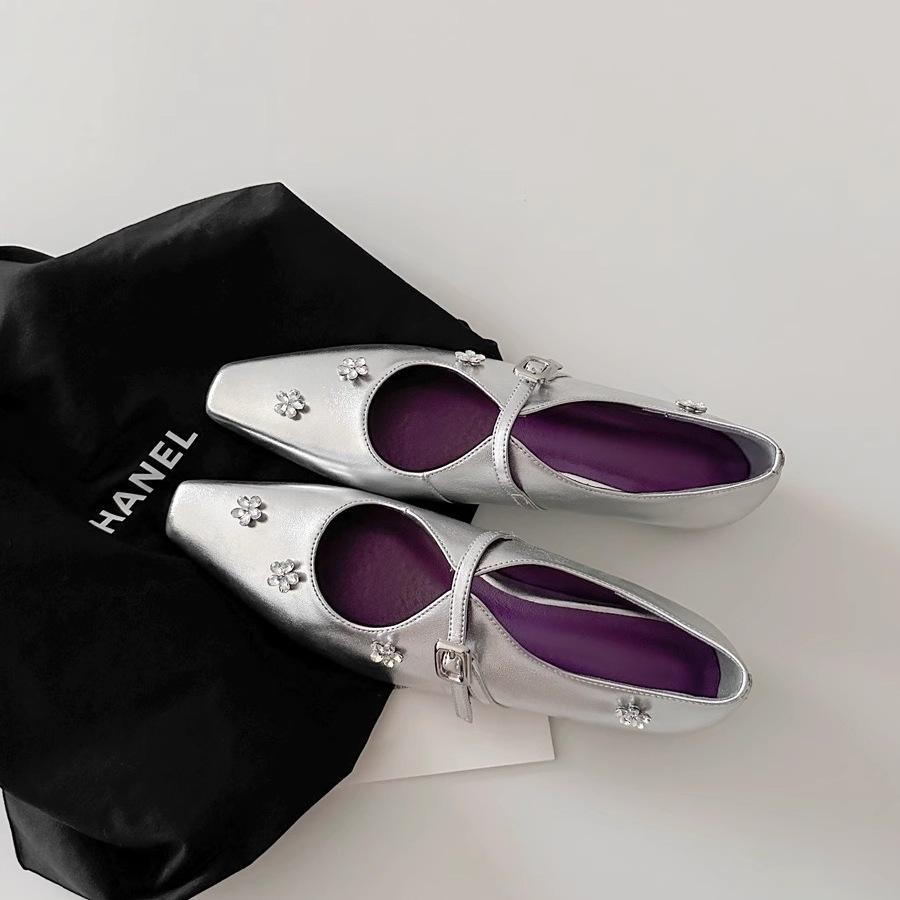 New Luxury Women's Exquisite Flat Shoes French Water Diamond Flower Square Head Shallow Mouth Casual Mary Jane Women's Shoes