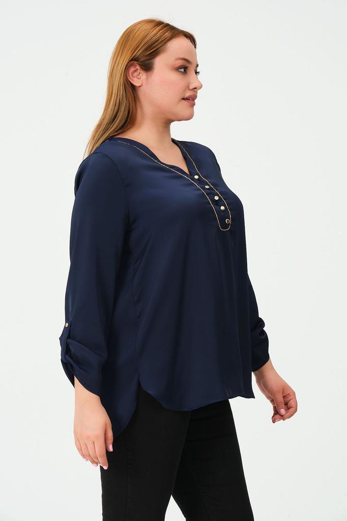 Damen Bluse in großer Größe Plus Size Bluse mit Ketten-Accessoires am Kragen