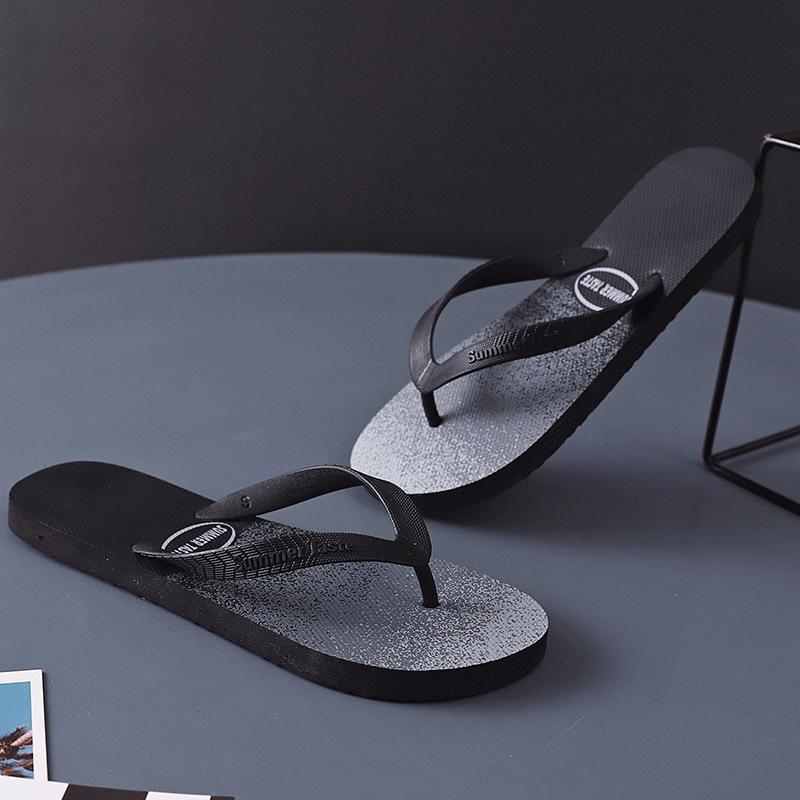 Slippers men's summer flip-flops new non-slip beach sandals lightweight fashion rubber shoes