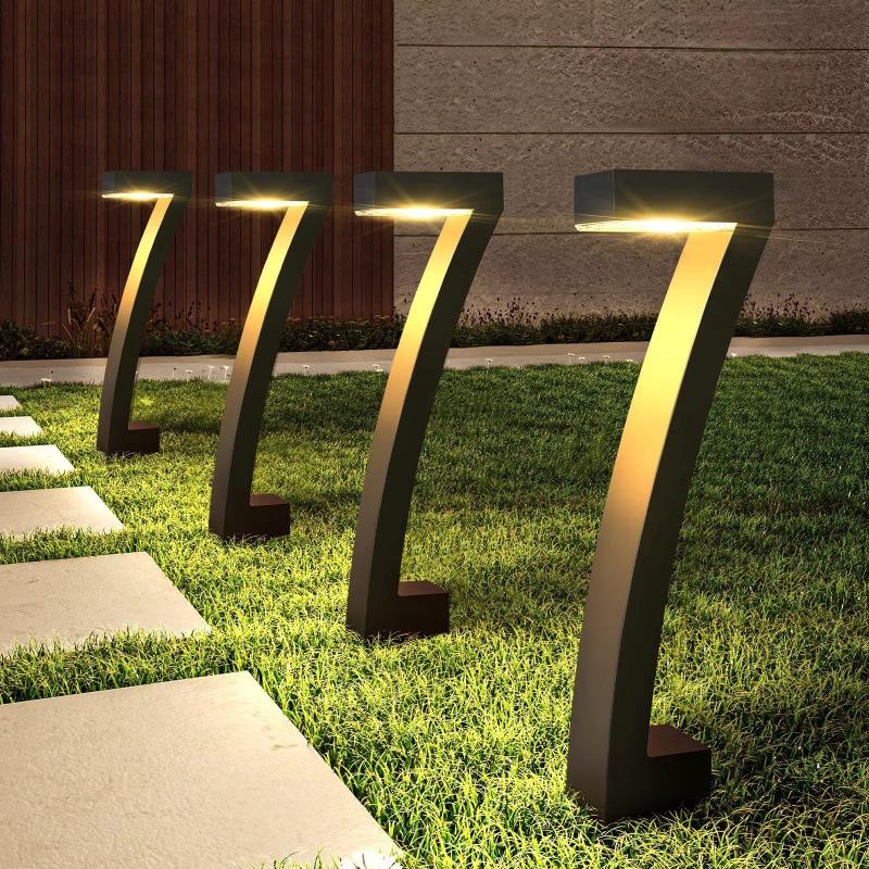 New Solar IP65 Waterproof Ultra-Bright Outdoor Patio Garden Light with Stake