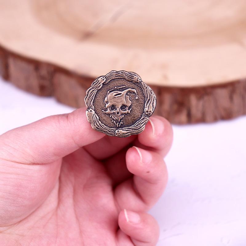 1pc Halloween Retro Skull Antique Badge Metal Pin Gothic Collar Pin