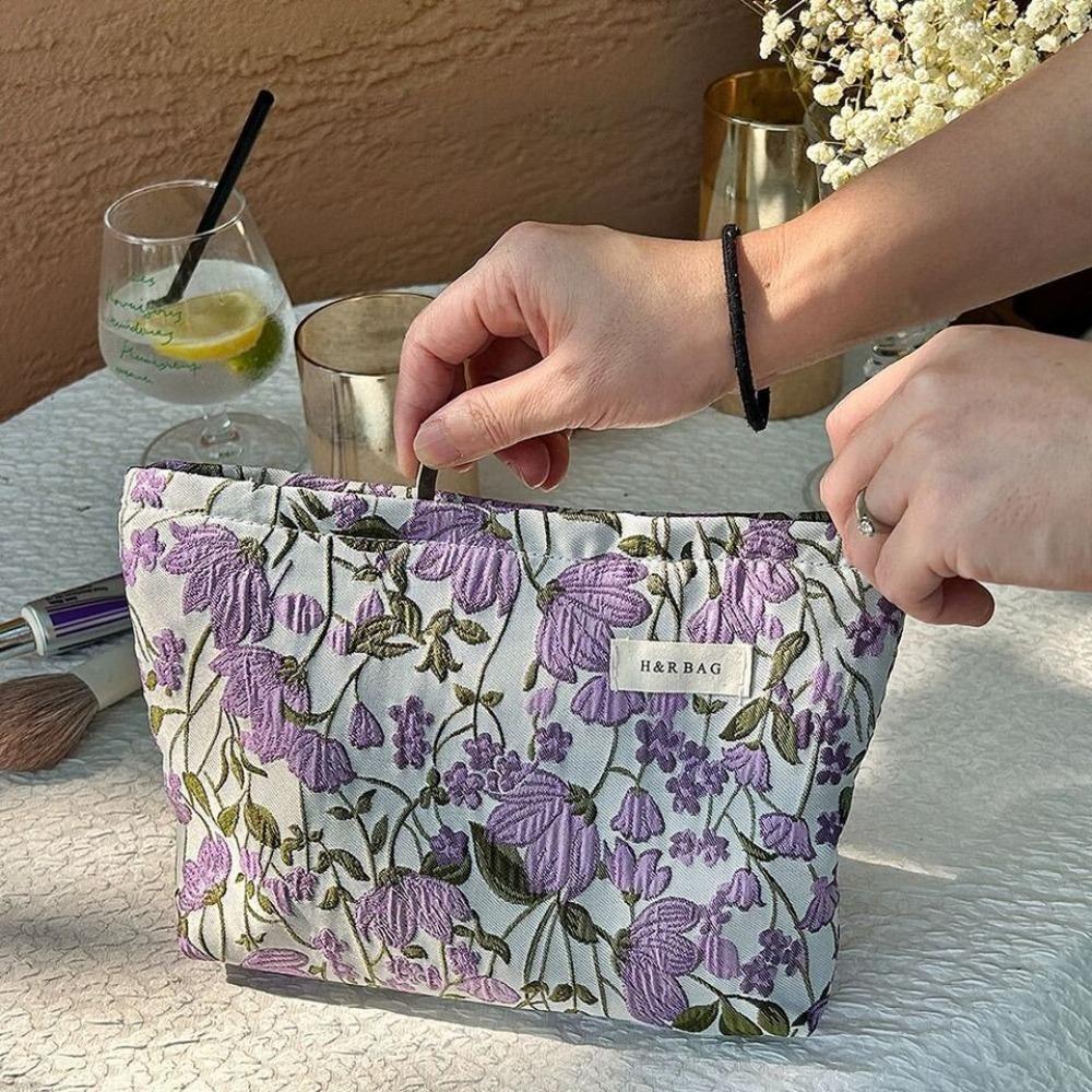 

Large Capacity Handheld Bag Taro Flower Color Cosmetic Bag Portable Toilet Storage Bag