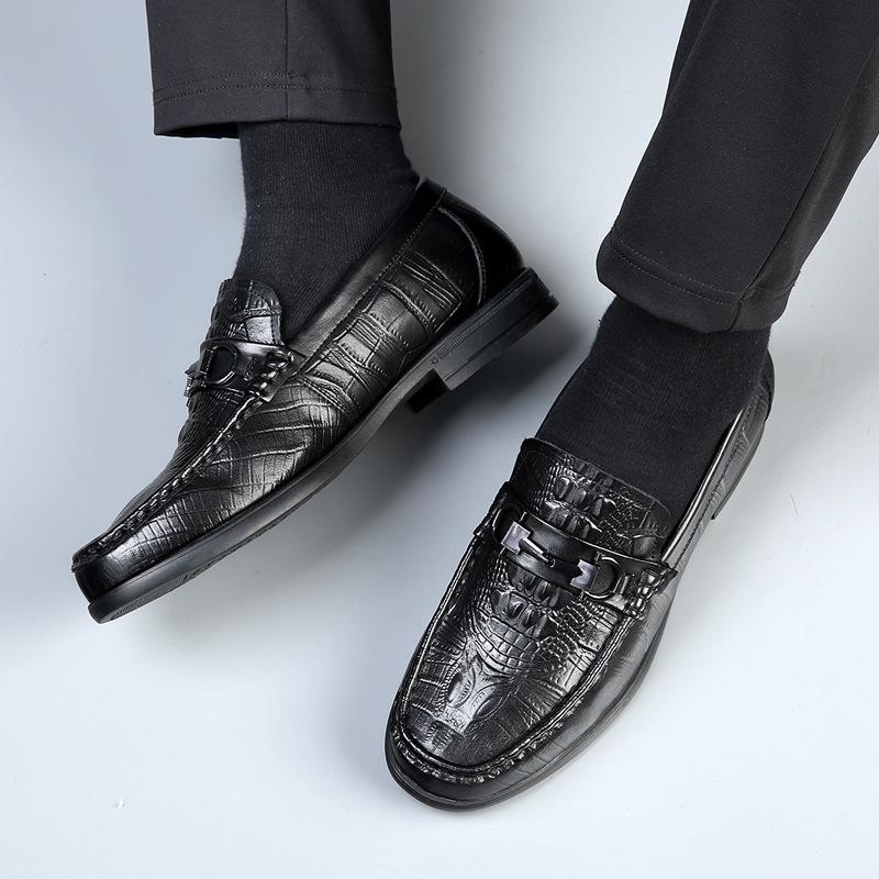 2025 autumn new men's shoes leather foot cover driving Doudou shoes summer flat heel business dress British small leather shoes