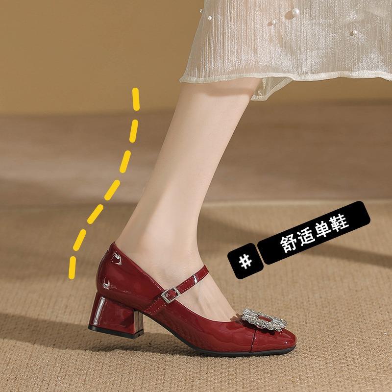 

Весенне-летние новые туфли Мэри Джейн со стразами, квадратный носок, толстый каблук, одинарные туфли женские, бордовые свадебные туфли для невесты 39 бордовый