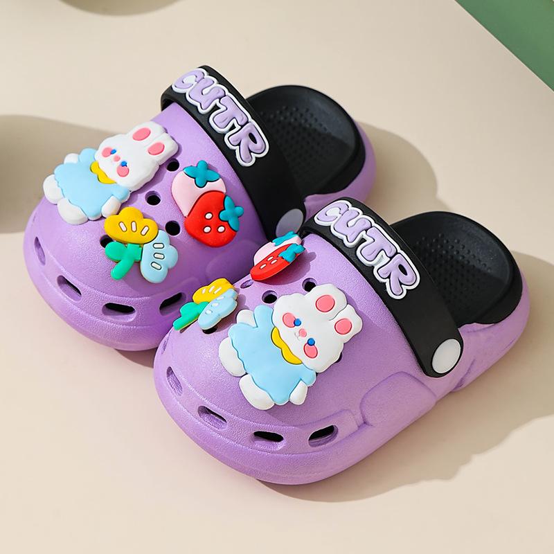 2026Children's clogs with closed toe, breathable, anti-collision, soft-soled, suitable for home and outdoor use, beach shoes, non-slip baby slippers