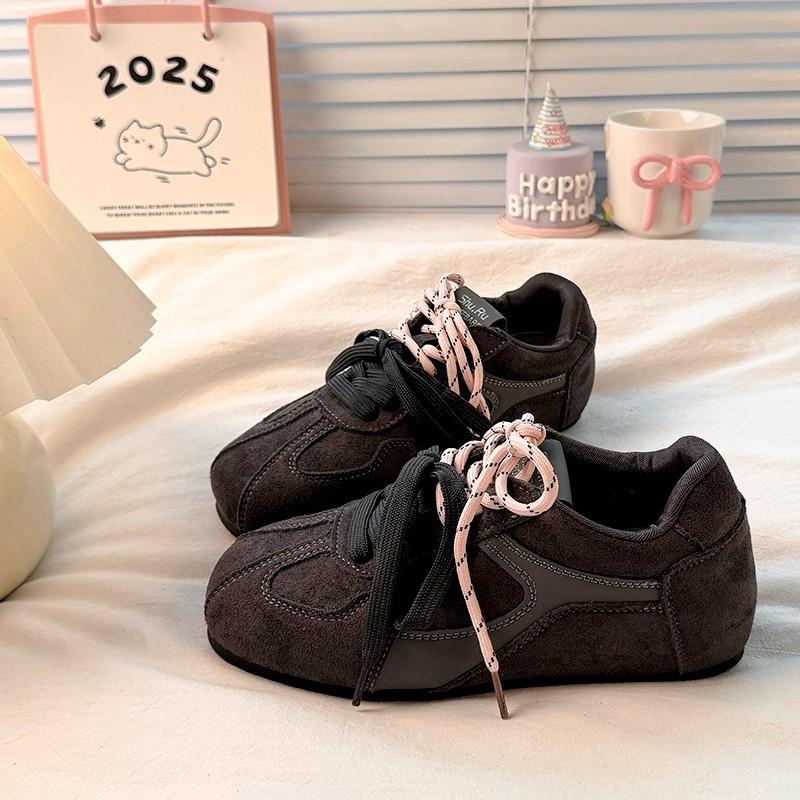 Inner heightening platform retro moral training shoes women's 2025 autumn and winter new versatile casual heightening active Forrest Gump shoes board 