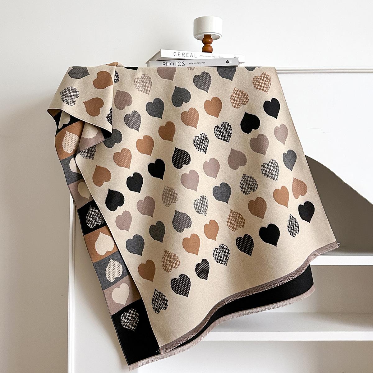 

Женский шарф из имитации кашемира, двухсторонний теплый платок, многоцветный шарф с принтом «любовь», модный, универсальный, с ощущением высокого класса 185x65cm абрикосовый