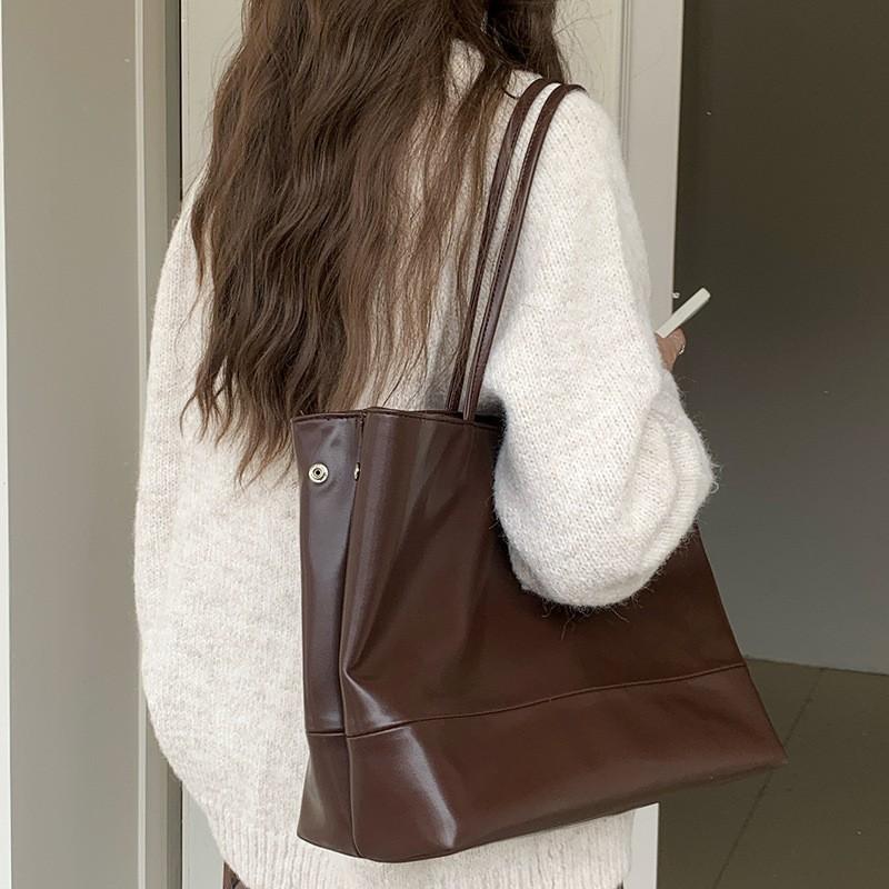 Simple Korean Version of Soft Texture Leather Texture Large Capacity One-shoulder Commuting Bag Classic Brown Work Casual Armpit Tote Bag used for