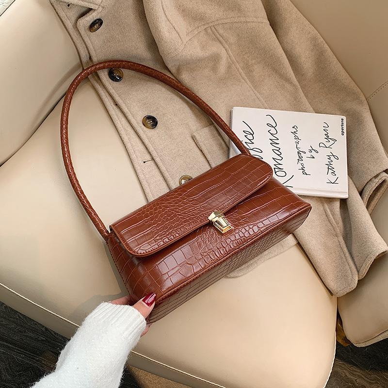 Textured Small Bag, Foreign Style Women's Bag 2025 Popular New Baguette Bag Trendy Korean Version Messenger Bag Fashionable Underarm Bag