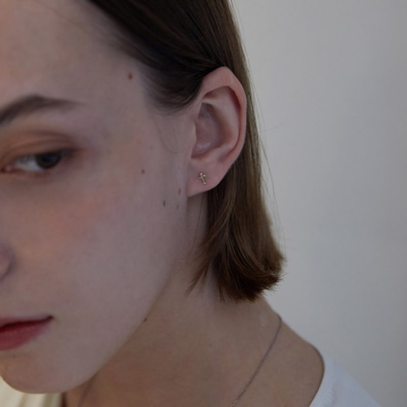 MARQUEMENT 14K Golden Cross Piercing