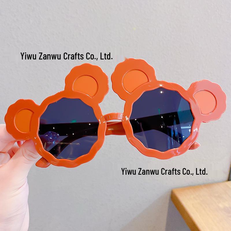 

Смішні сонцезахисні окуляри-реквізит для вечірки з нагоди дня народження: Весела прикраса та фотоаксесуар